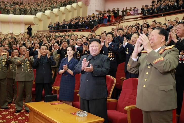 Kim jong-un honore les scientifiques et ingenieurs nucleaires