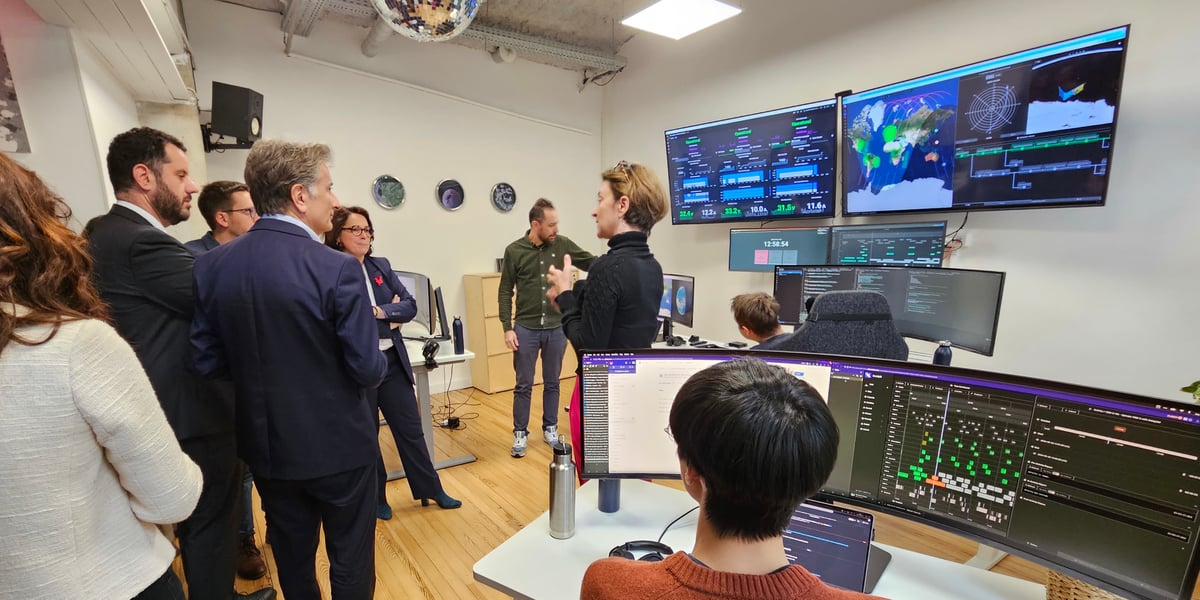 Loft Orbital a reçu jeudi à Toulouse la visite de la secrétaire d'Etat au Numérique Marina Ferrari.