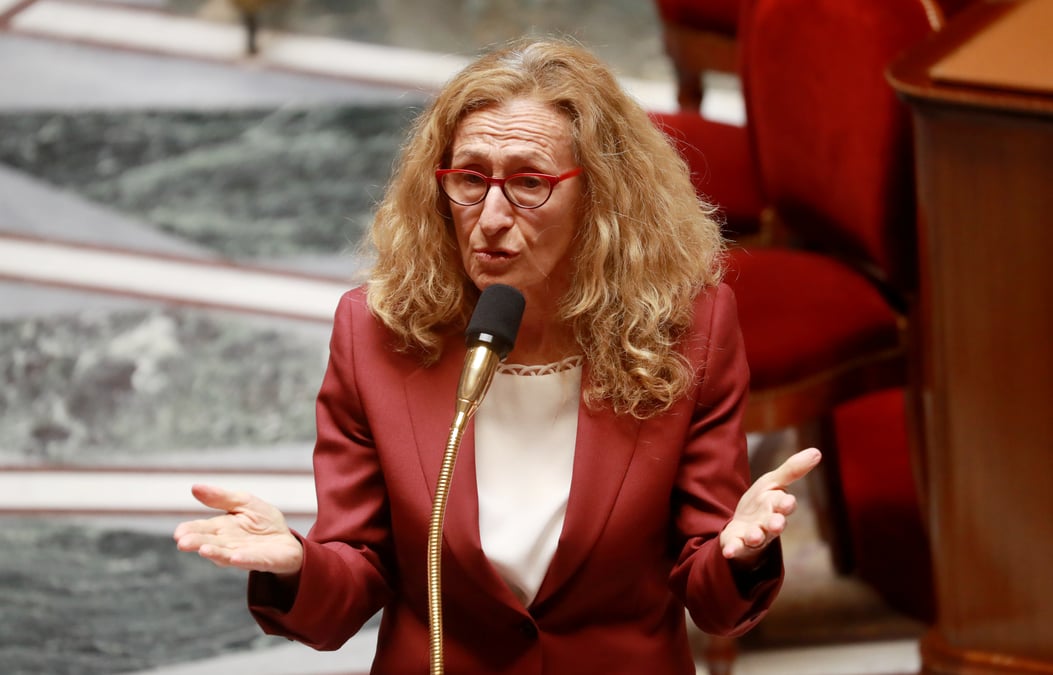 France/ecoutes: belloubet demande un rapport sur l'enquete du pnf