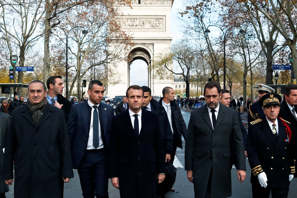 Macron demande a philippe de voir manifestants et chefs de partis