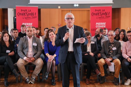 L'ancien maire de Toulouse, Pierre Cohen, a présenté sa liste pour les élections municipales à Toulouse.