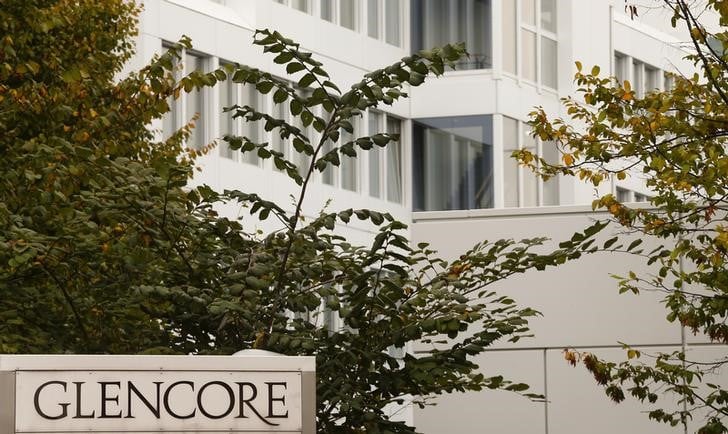 Glencore releve son objectif en matiere d'endettement