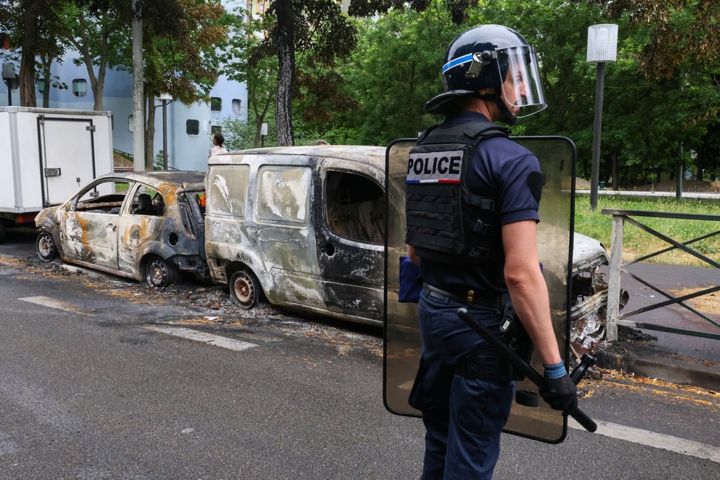 De nombreux incendies et pillages ont encore eu lieu la nuit dernière.