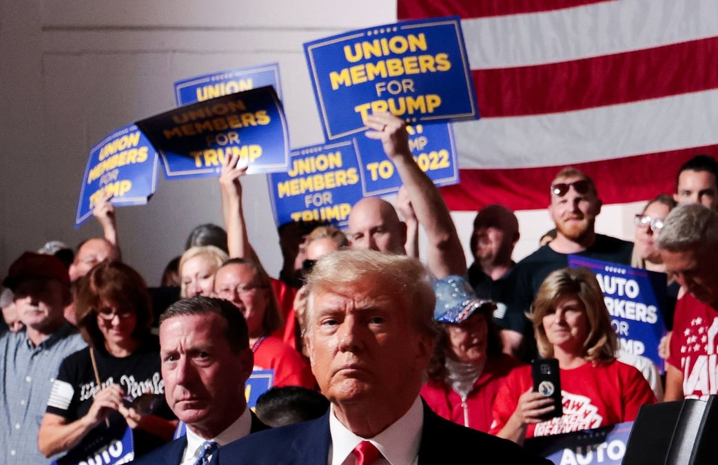 Donald trump et les grevistes d'uaw dans le michigan