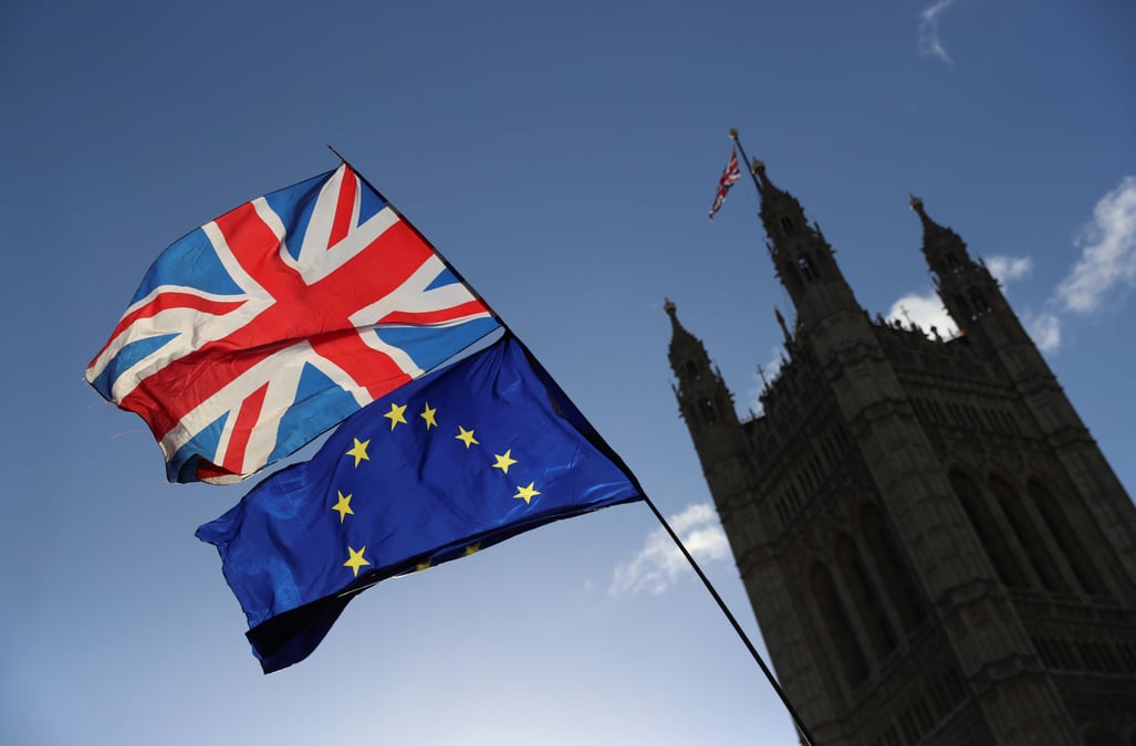 L'ue et londres s'engagent a trouver des alternatives au backstop d'ici fin 2020