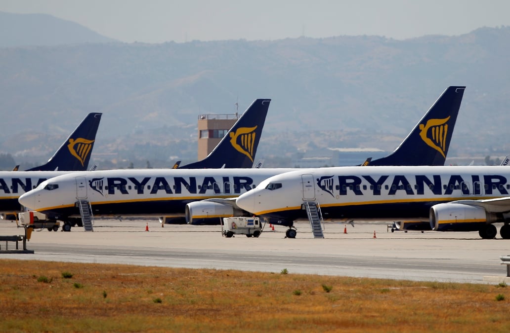 Le personnel de cabine de ryanair en espagne prevoit 10 jours de greve