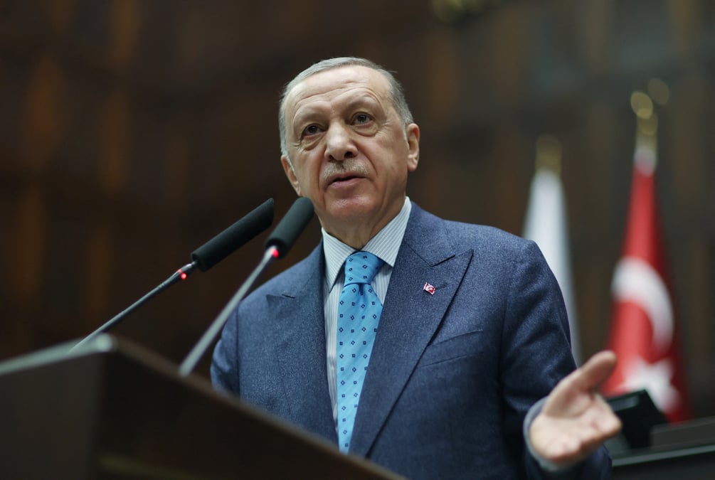 Le president turc erdogan s'adresse aux legislateurs de son parti ak lors d'une reunion au parlement a ankara