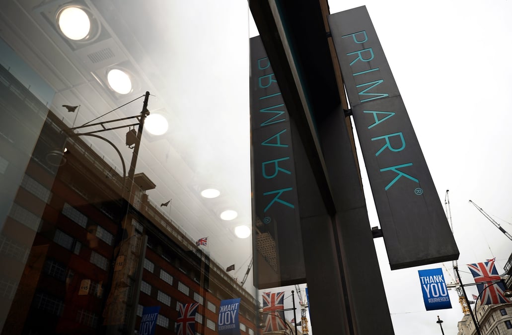 Une enseigne de primark sur oxford street a londres