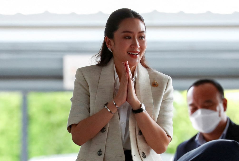Paetongtarn shinawatra lors du jour d'un vote parlementaire crucial sur la nomination d'un nouveau premier ministre