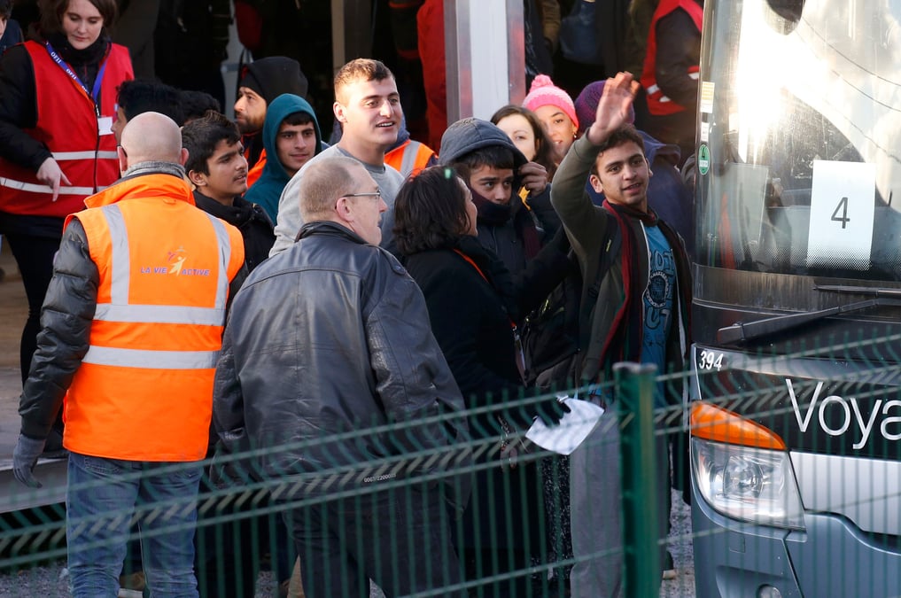 L'evacuation des mineurs commence a calais