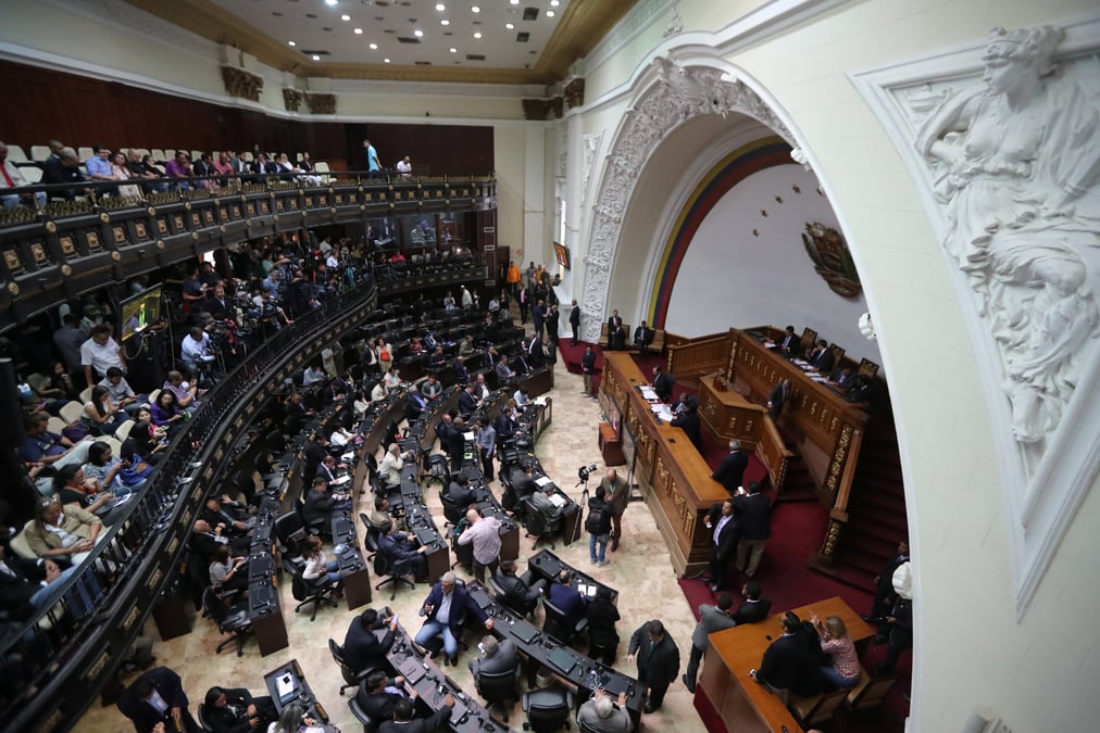 Venezuela: le parlement declare l'etat d'urgence apres la panne electrique