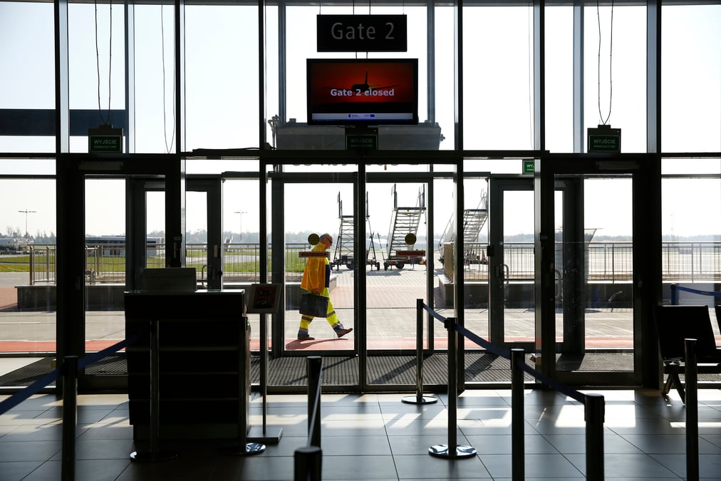 Coronavirus: la pologne interdit les vols directs en provenance de 44 pays