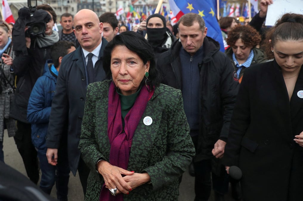 La presidente de la georgie salome zourabichvili lors d'une procession en faveur de l'adhesion du pays a l'union europeenne, a tbilissi