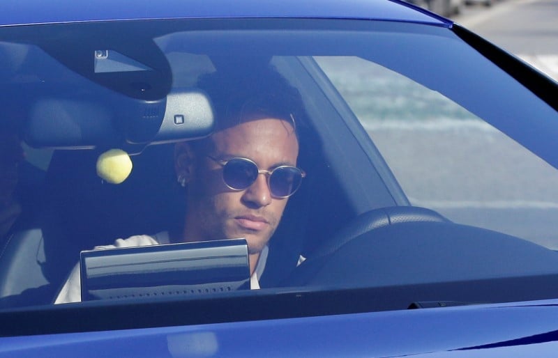 Neymar a signe au psg contre l'avis de son pere