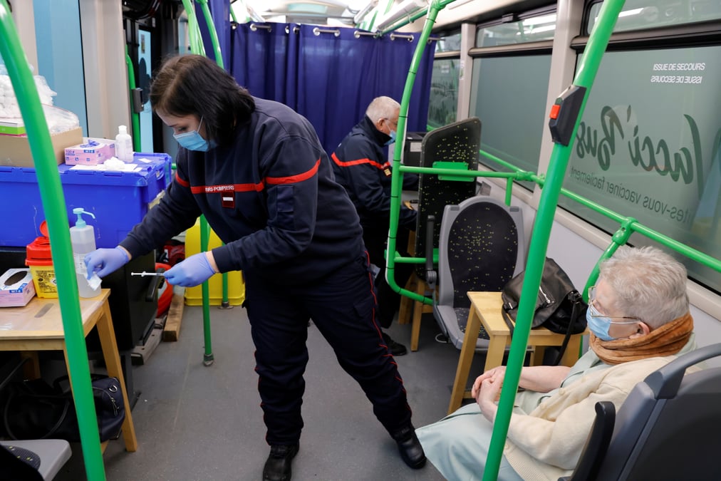 Coronavirus: plus de 23.000 nouveaux cas et 344 morts supplementaires en france