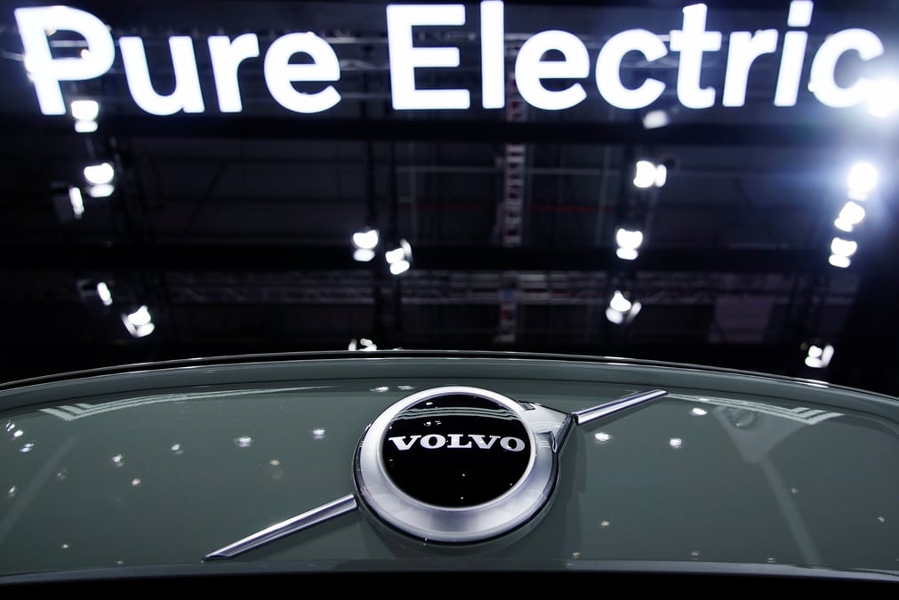 Un logo volvo lors du salon de l'automobile de shangai