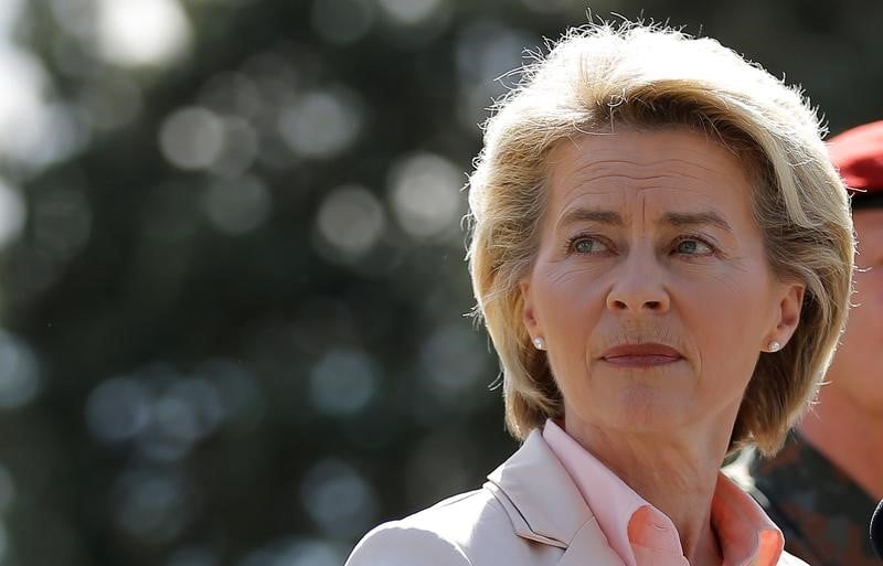 La ministre allemande de la defense s'excuse d'avoir critique l'armee