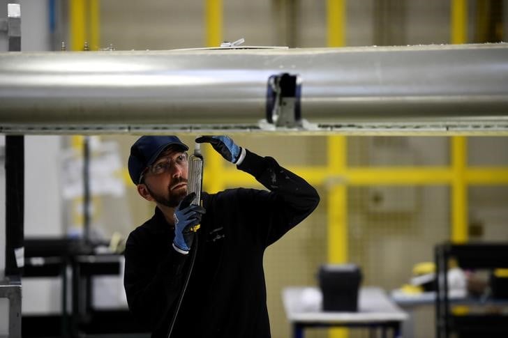 Grande-bretagne: salaires en hausse mais l'emploi se degrade encore
