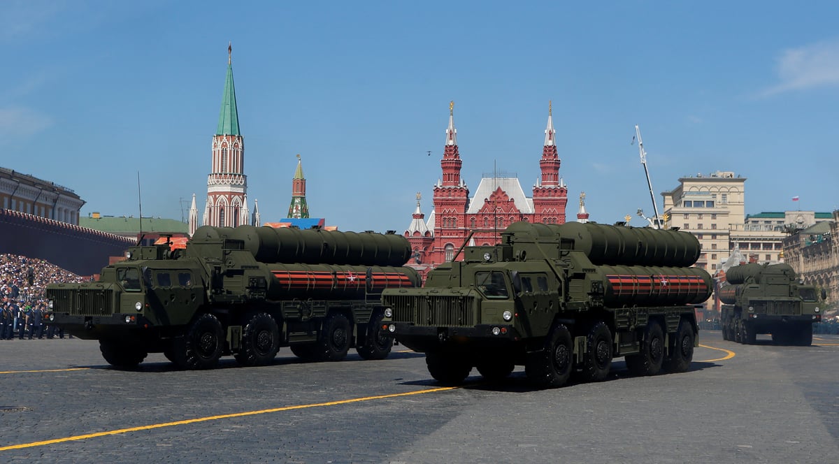 Turquie: les missiles russes s-400 installes dans un an, annonce akar