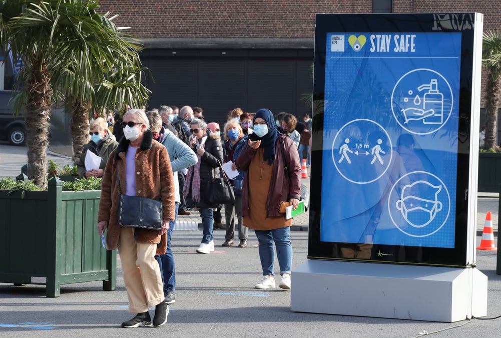 Coronavirus : la belgique va fermer bars et restaurants a 23h00 des samedi