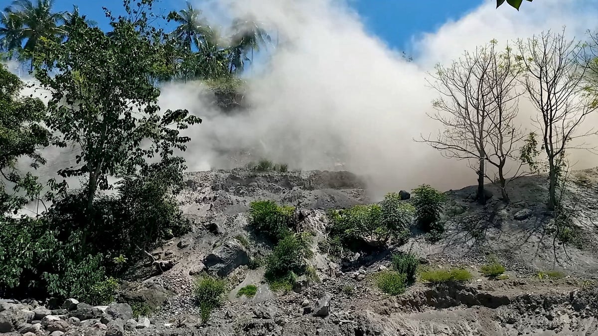 Alerte au tsunami levee en indonesie apres un puissant seisme