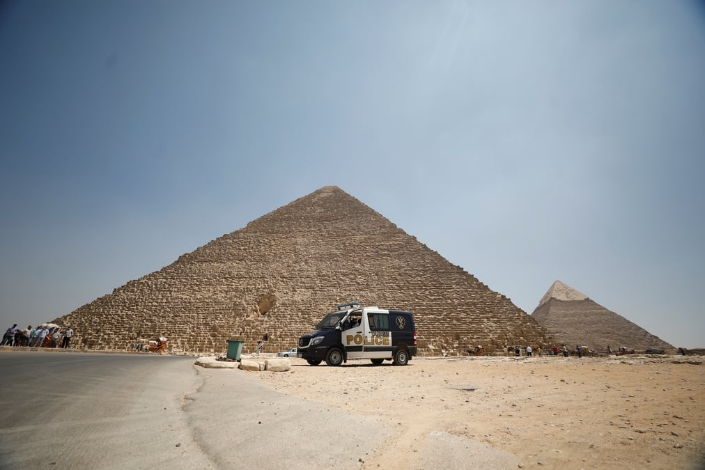 Coronavirus: l'egypte rouvre aeroports et acces aux pyramides