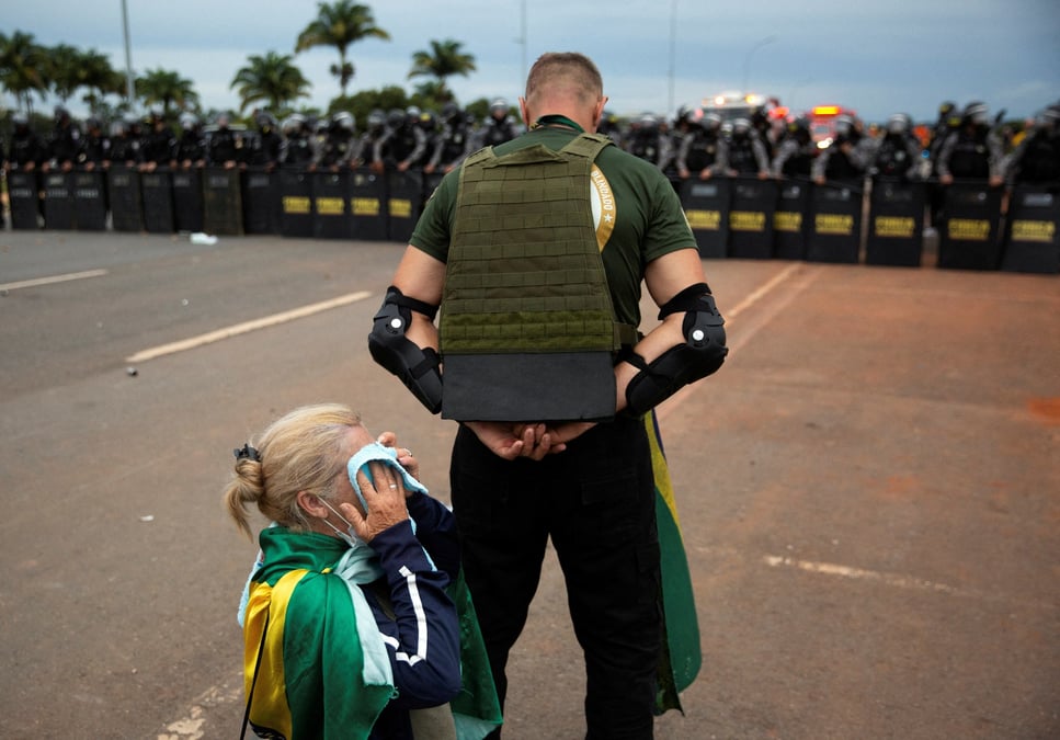 Un partisan de l'ancien president bresilien d'extreme droite jair bolsonaro