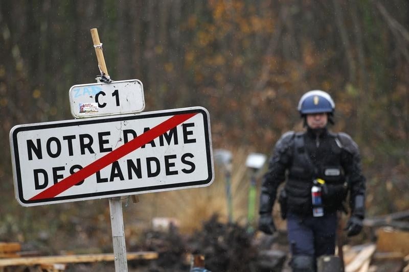Hollande veut construire notre-dame des landes apres les recours
