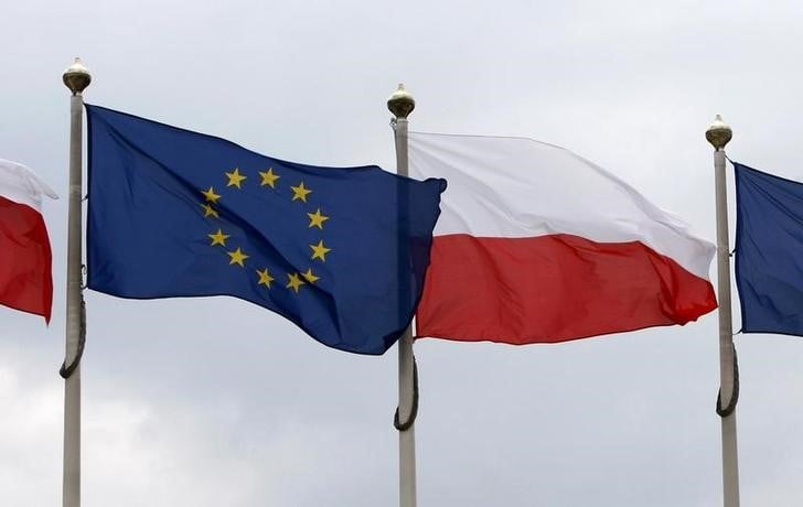 Bruxelles accuse varsovie de deformer la nature de leur contentieux