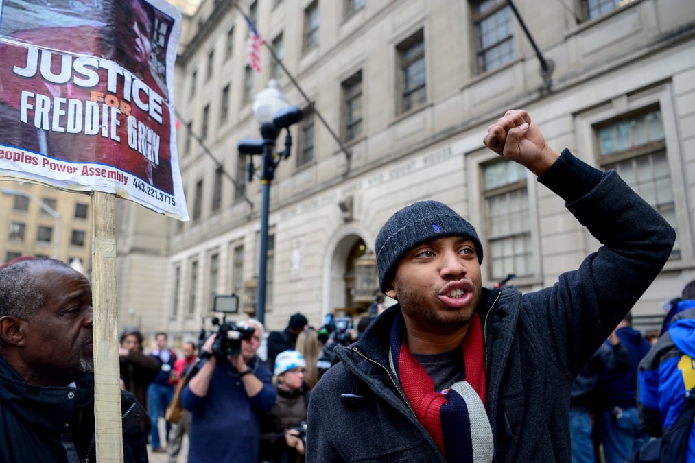 Annulation a baltimore du proces d'un policier americain accuse d'avoir tue un noir