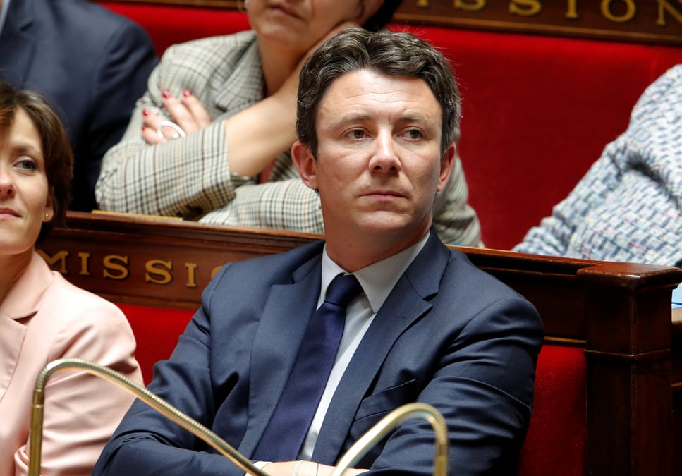 "gilets jaunes": "impensable" de revenir sur des mesures, dit griveaux