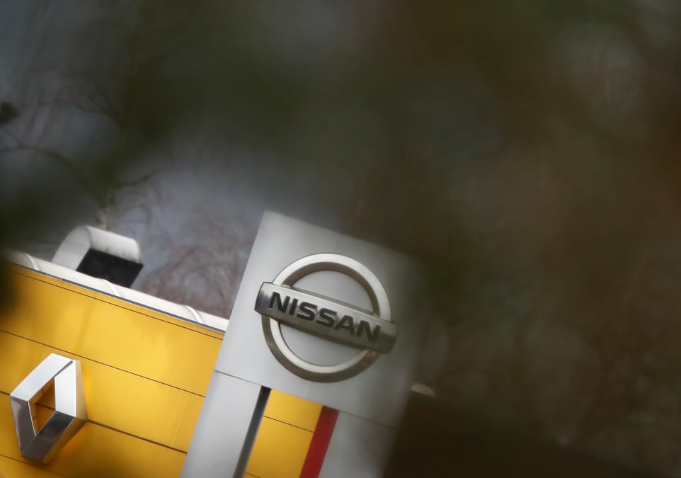 Paris souhaite l'integration de renault et nissan sous une holding