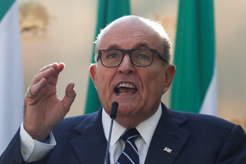 Trump justifie le role de giuliani en ukraine