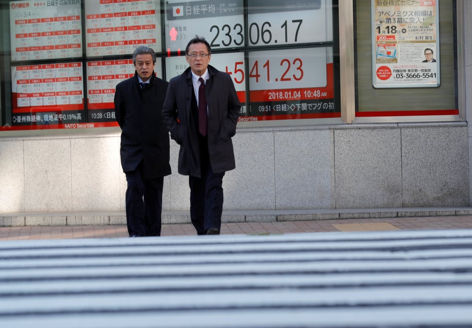 Tokyo finit en hausse