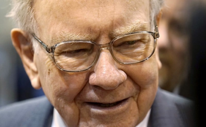 Buffett garde sa confiance dans apple et wells fargo