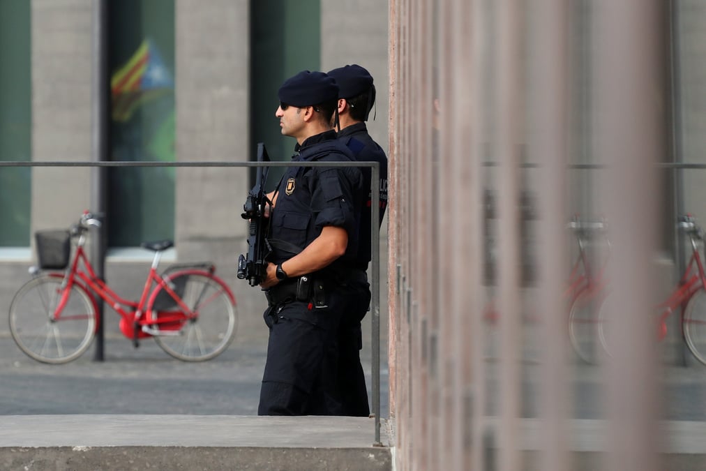 Madrid envoie des renforts de police en catalogne