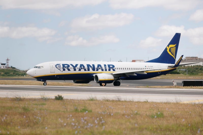 Depressurisation a bord d'un vol ryanair, 33 passagers hospitalises