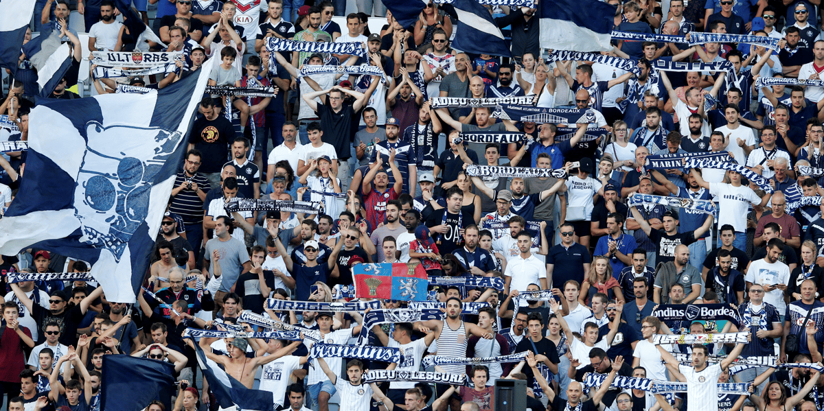 Le repreneur des girondins de bordeaux conteste par des supporters