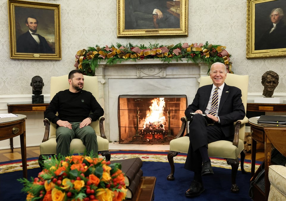 Le president americain joe biden rencontre le president ukrainien volodymyr zelenskiy a washington