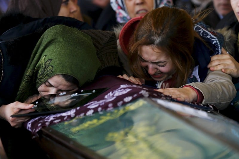 L'aviation turque bombarde des positions du pkk apres l'attentat d'ankara