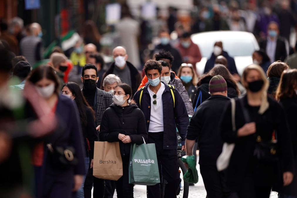 France: l'economie en bonne voie pour rebondir au premier semestre, selon l'insee