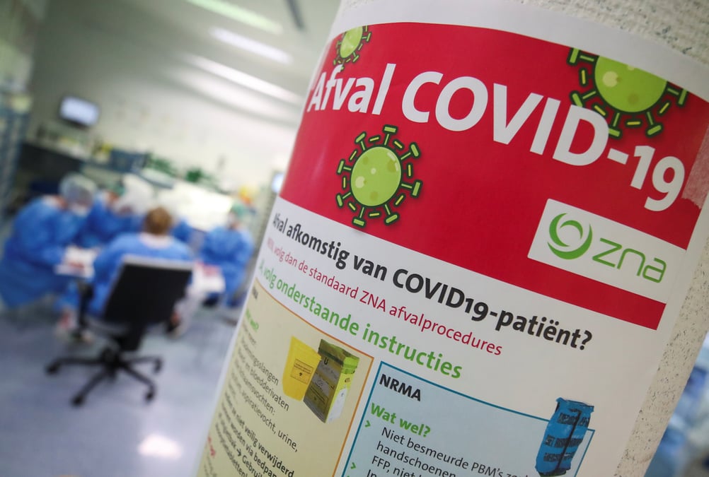 Belgique: les hopitaux ont ordre de reserver davantage de lits aux patients covid