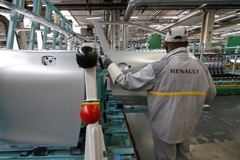 Renault, plus forte hausse du cac 40 a mi-seance