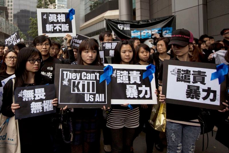 Manifestation à Hong Kong après l'agression d'un journaliste