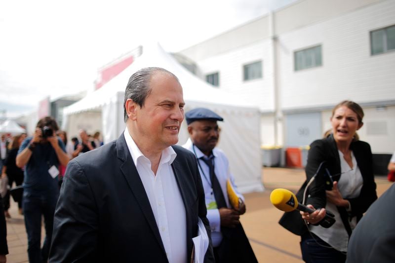 Cambadélis attaque Berlin et invite le PS à sortir de sa bulle