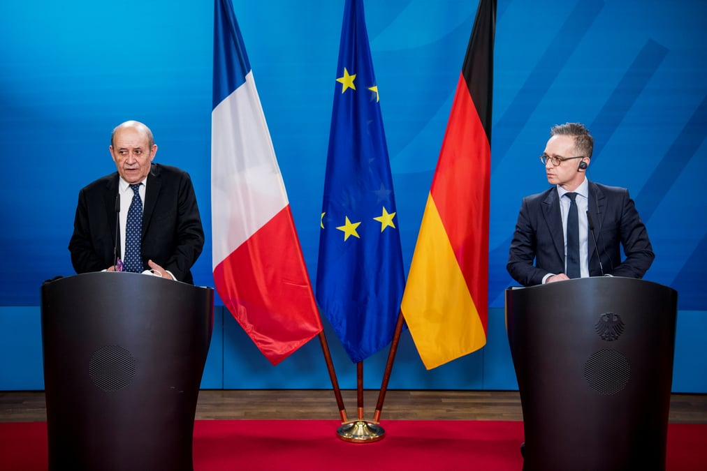 Paris et berlin rappellent la pologne a ses obligations europeennes