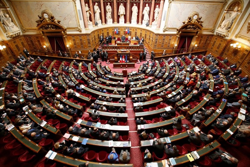 Le senat adopte la loi macron apres de nombreuses modifications