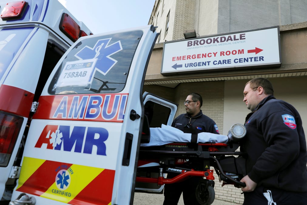 Submerge par le covid-19, l'etat de new york appelle a l'aide