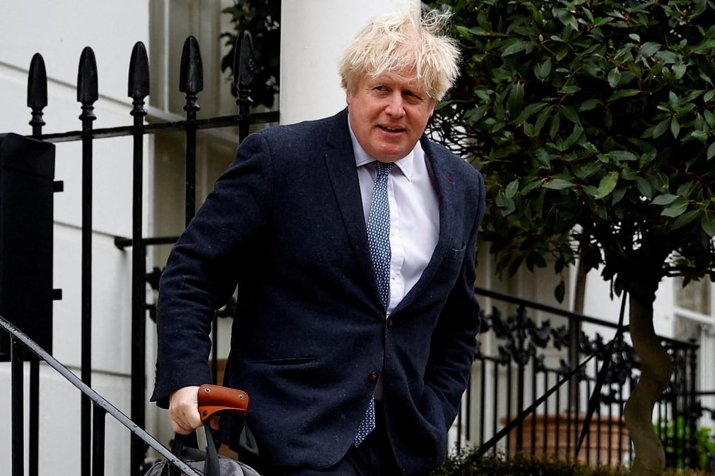 L'ancien premier ministre britannique boris johnson quitte son domicile, a londres