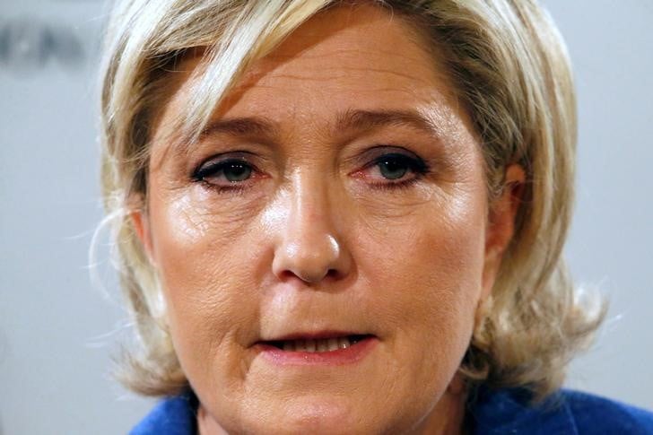 Le pen et macron loin devant fillon, selon un sondage elabe
